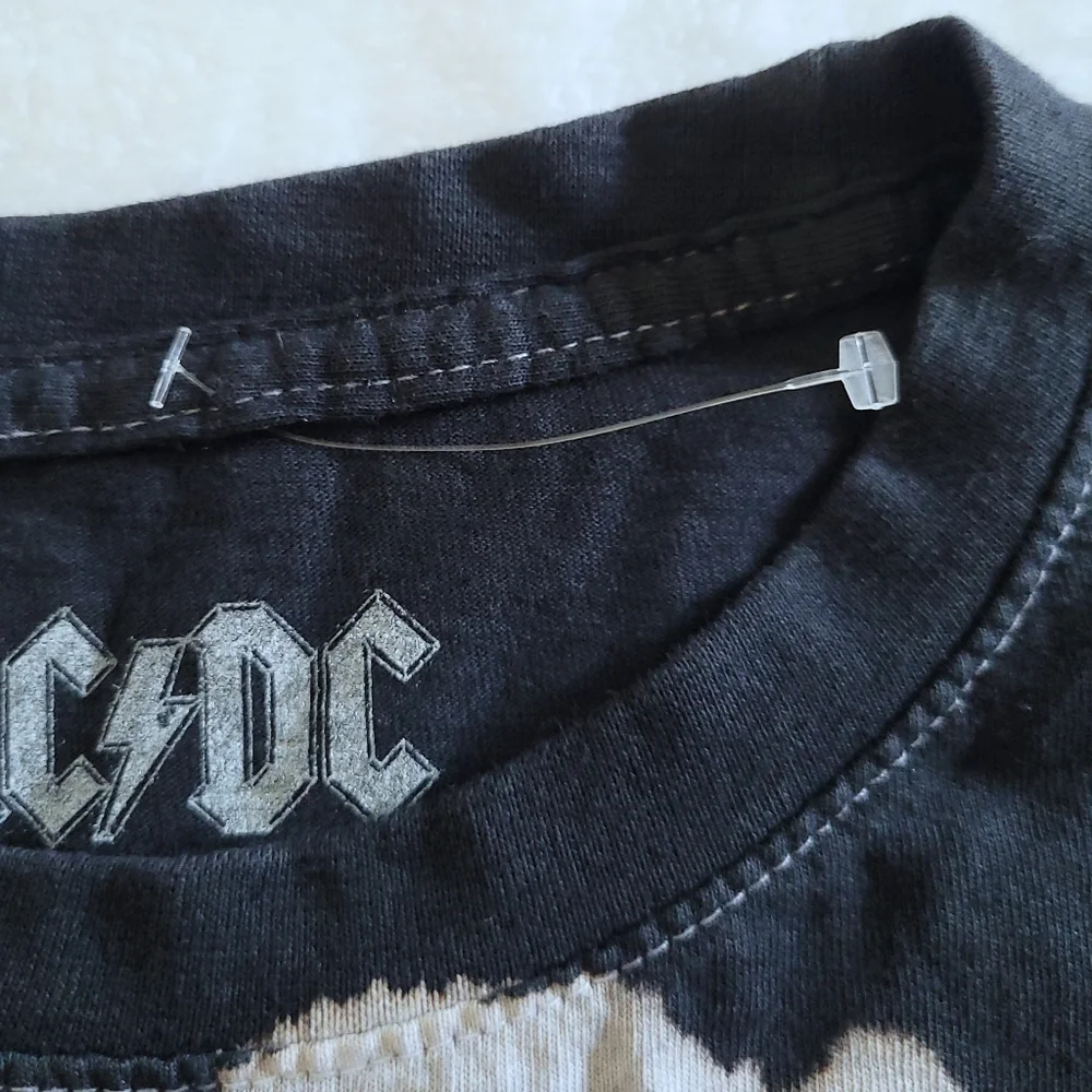 AC⚡DC Bleached "Back in Black"🖤 Graphic Tee👕 - NWOT - Picture 6 of 12